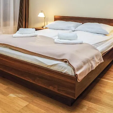 Apartment Stunning In With 1 Bedrooms And Wifi